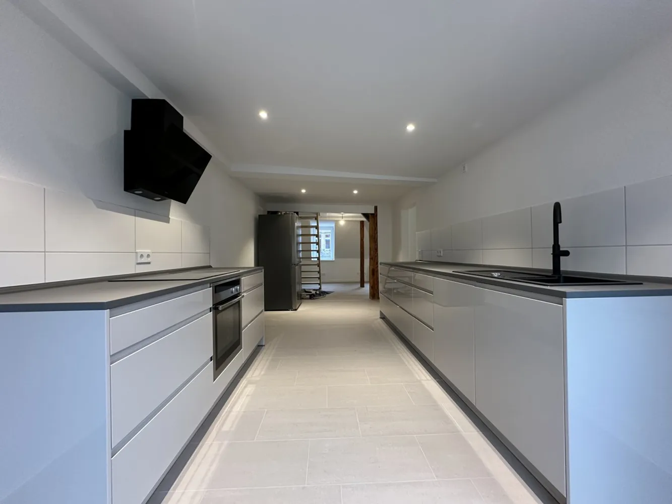 4 Zimmer Wohnung mit 110 m² in Karlsruhe – Bild 1
