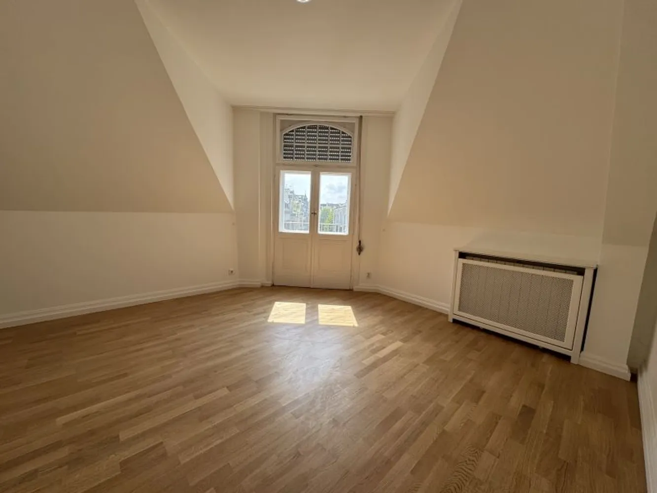 5 Zimmer Wohnung mit 120 m² in Wiesbaden – Bild 8