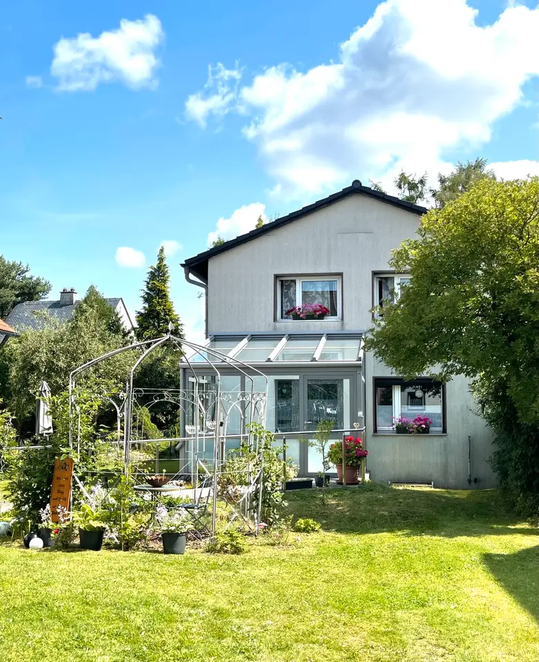 6 Zimmer Wohnung mit 150 m² in Hof – Bild 2