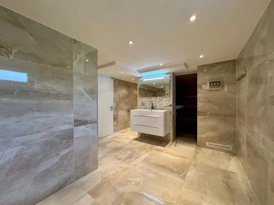 4 Zimmer Haus mit 260 m² in Bergisch Gladbach – Bild 8