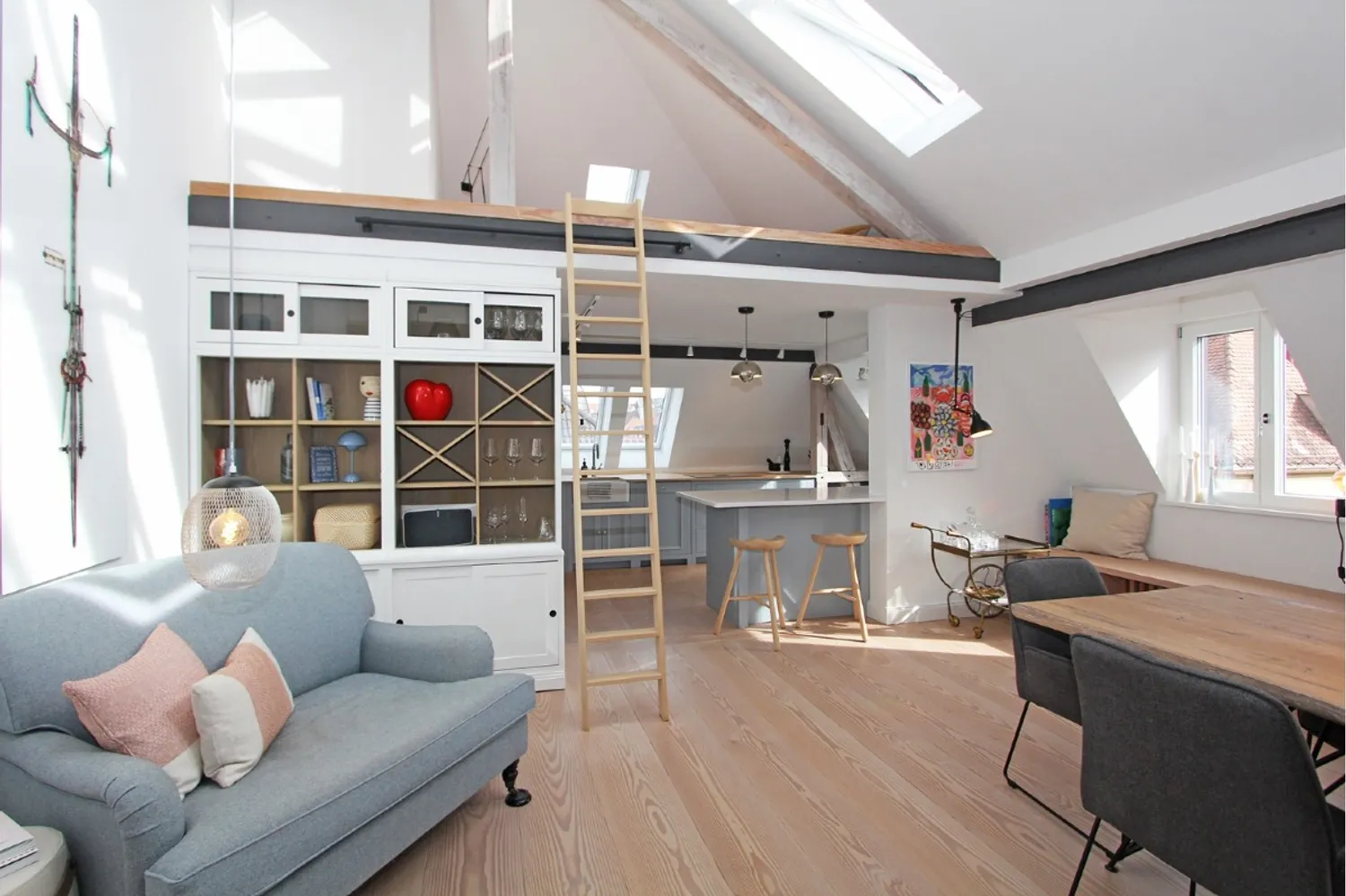 4 Zimmer Wohnung mit 130 m² in München – Bild 1