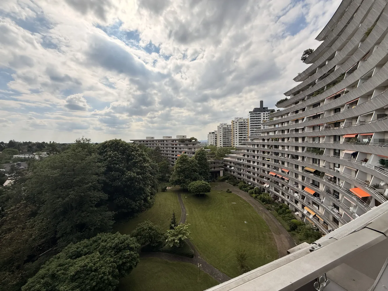 3 Zimmer Wohnung mit 90 m² in Frankfurt am Main – Bild 1