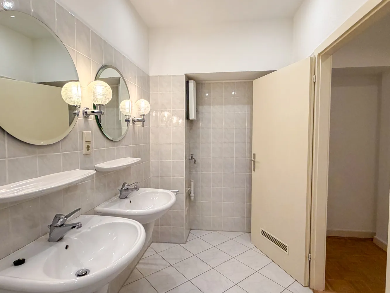 2 room apartment with 80 m² in Bonn – Photo 3
