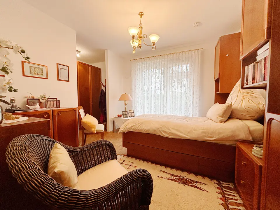 2 Zimmer Wohnung mit 74 m² in Hamburg – Bild 2