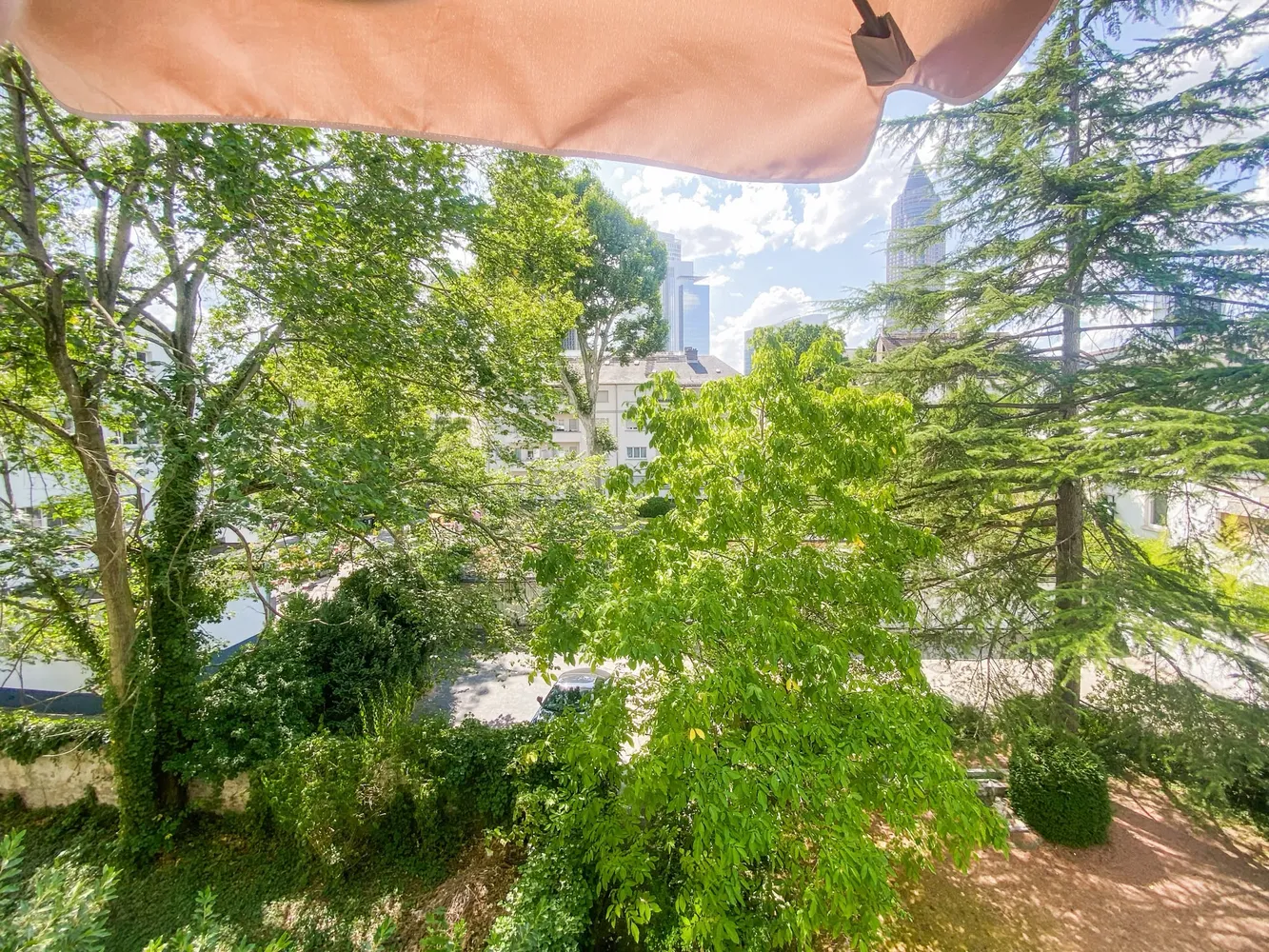 3 Zimmer Wohnung mit 98 m² in Frankfurt am Main – Bild 4