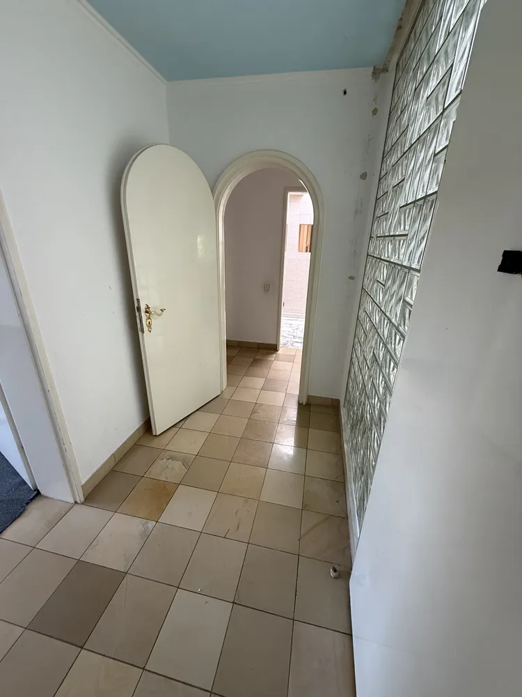 5 Zimmer Wohnung mit 144 m² in Wiesbaden – Bild 2
