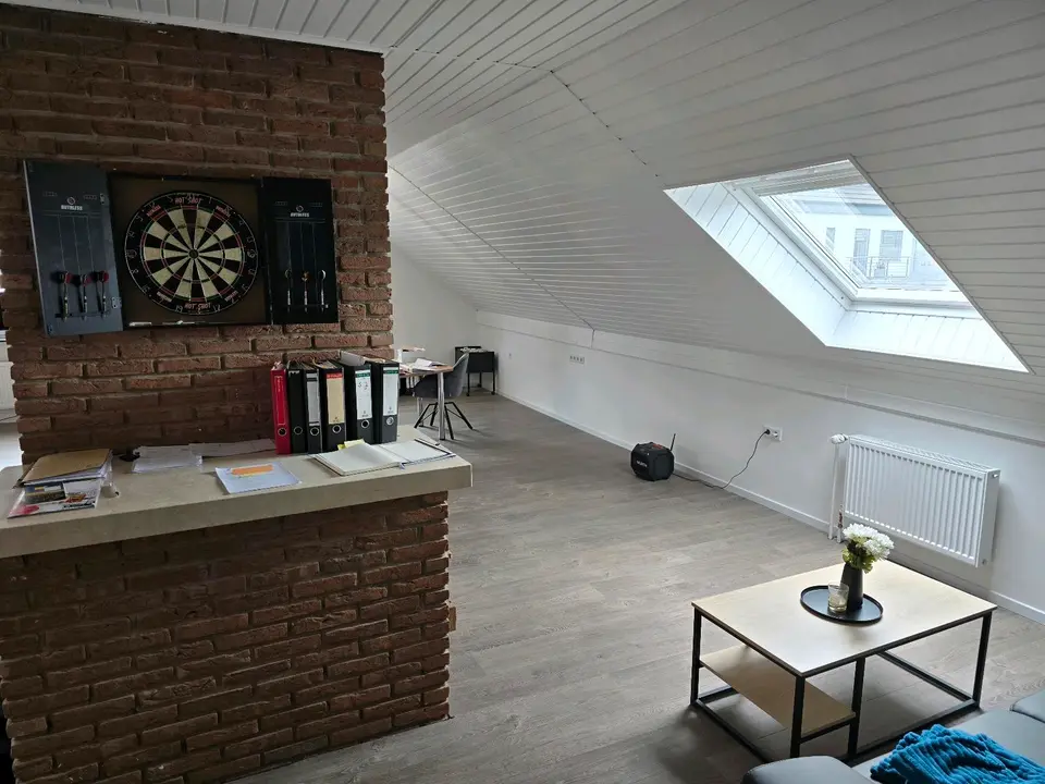 6 Zimmer Wohnung mit 210 m² in Detmold – Bild 2