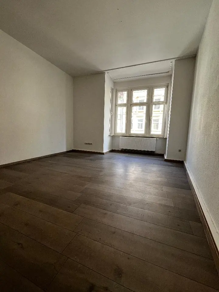 4 Zimmer Wohnung mit 130 m² in Weißenfels – Bild 2