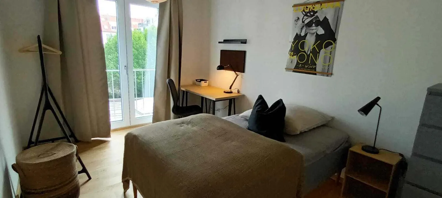 Shared room with 12 m² in Munich – Photo 5