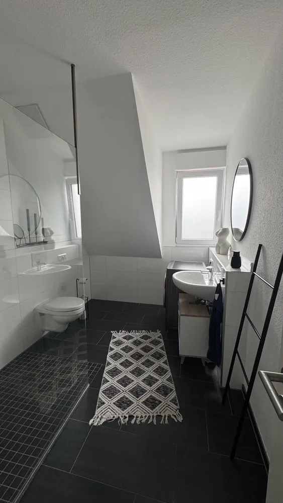 2 Zimmer Wohnung mit 83 m² in Köln – Bild 2