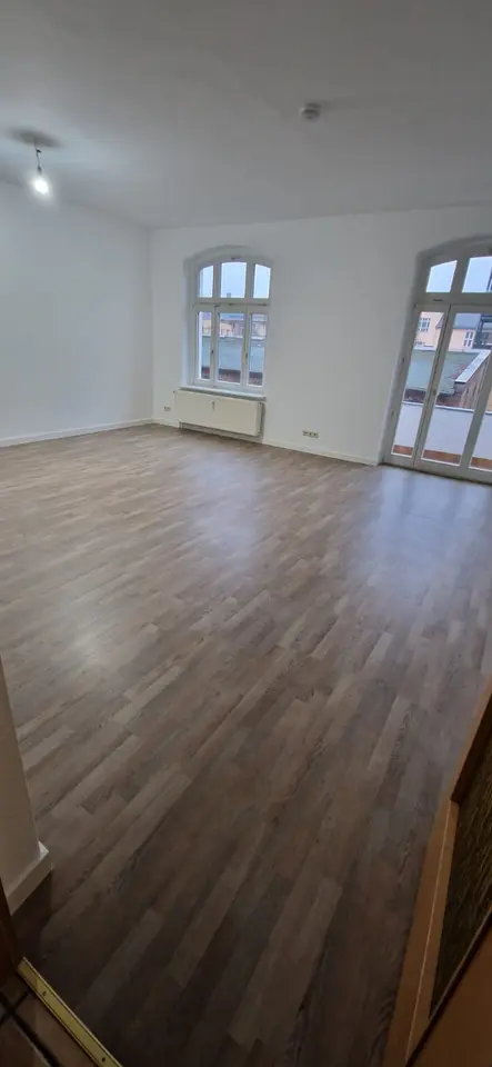 5 Zimmer Wohnung mit 140 m² in Hoyerswerda – Bild 1
