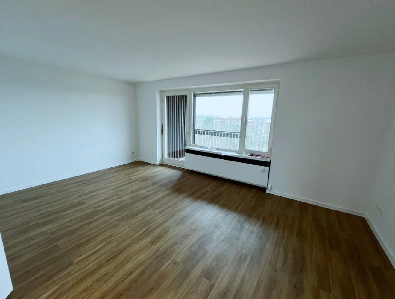 6 Zimmer Wohnung mit 150 m² in Köln – Bild 2