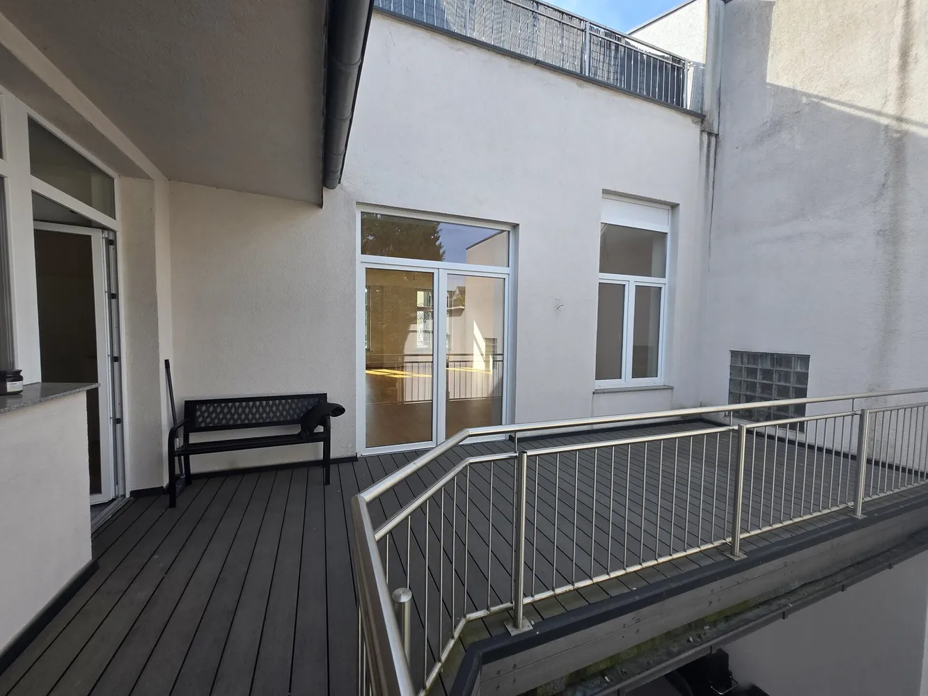 3 Zimmer Wohnung mit 164 m² in Krefeld – Bild 1