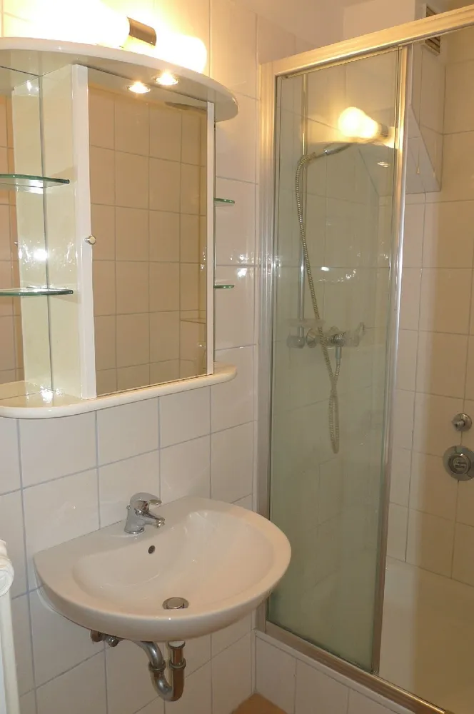 1 room apartment with 24 m² in Cologne – Photo 6