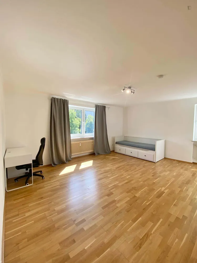 WG-Zimmer mit 15 m² in München – Bild 4