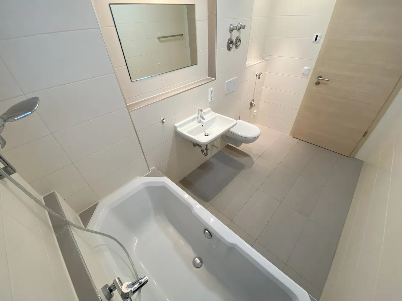 2 Zimmer Wohnung mit 64 m² in München – Bild 8