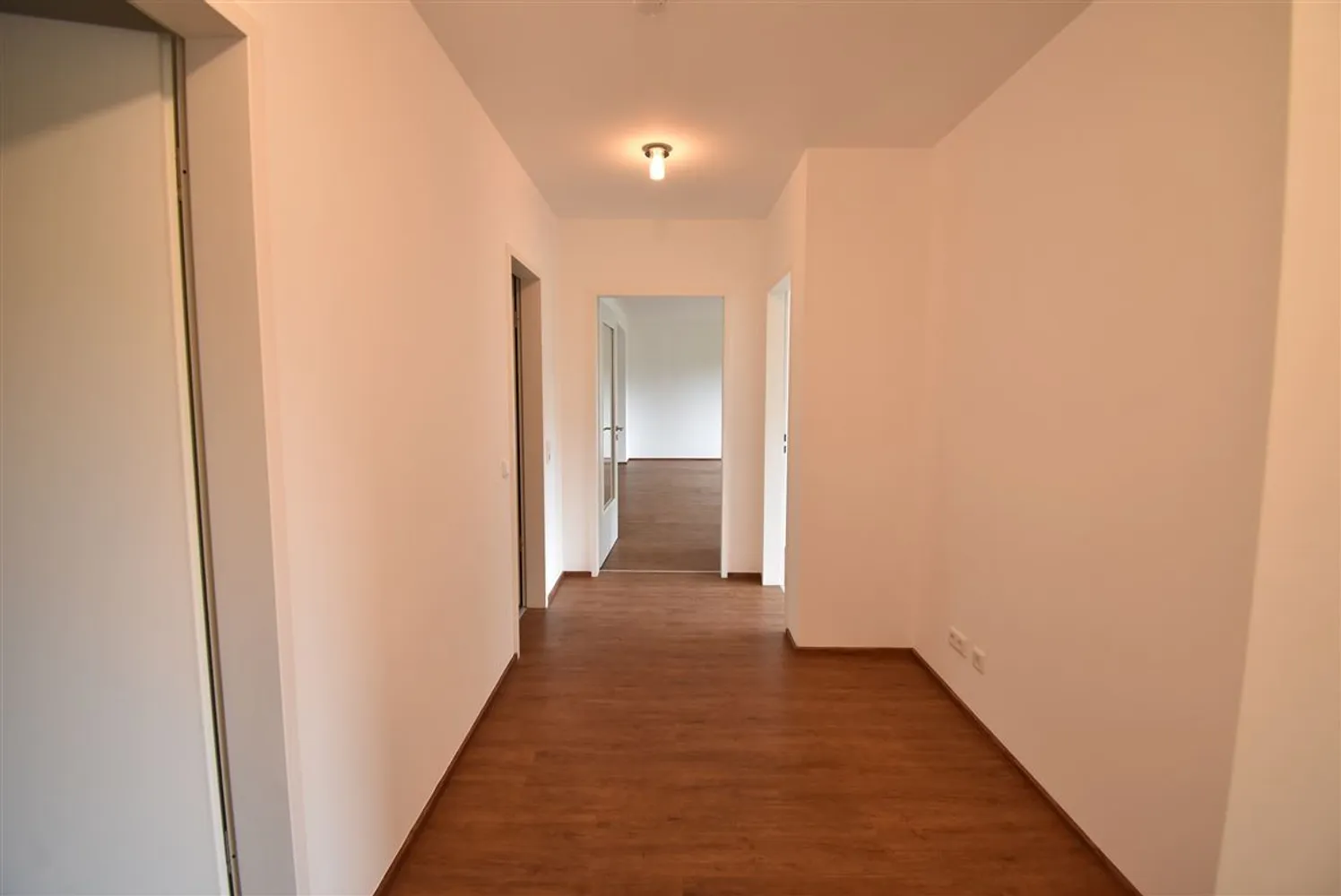 3 Zimmer Wohnung mit 105 m² in Düsseldorf – Bild 2