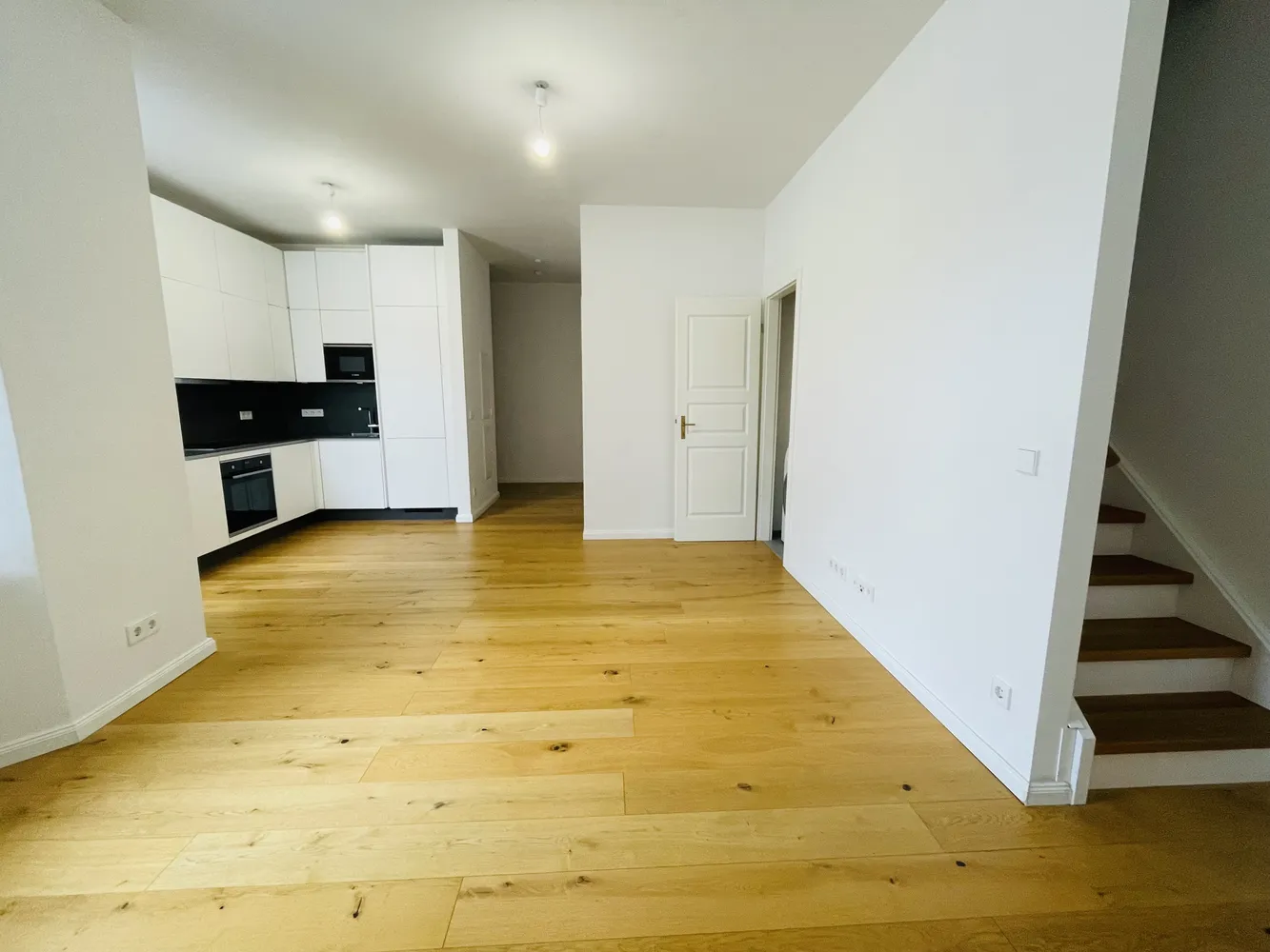 4 Zimmer Wohnung mit 110 m² in Berlin – Bild 2