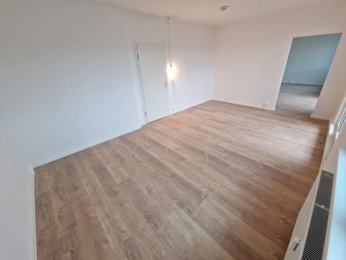6 Zimmer Wohnung mit 118 m² in Halle (Saale) – Bild 1