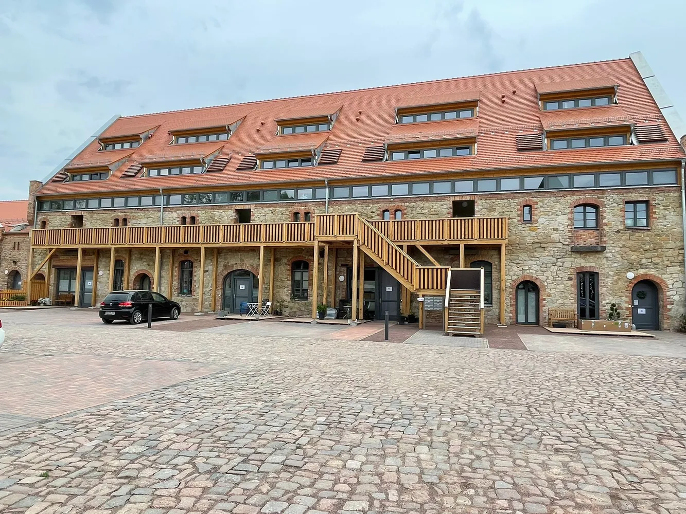 4 Zimmer Wohnung mit 150 m² in Halle (Saale) – Bild 2