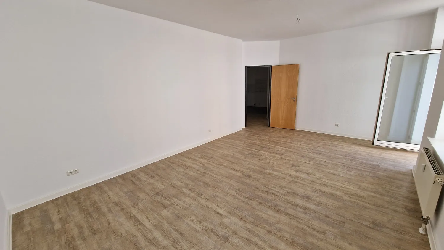4 Zimmer Wohnung mit 120 m² in Magdeburg – Bild 2