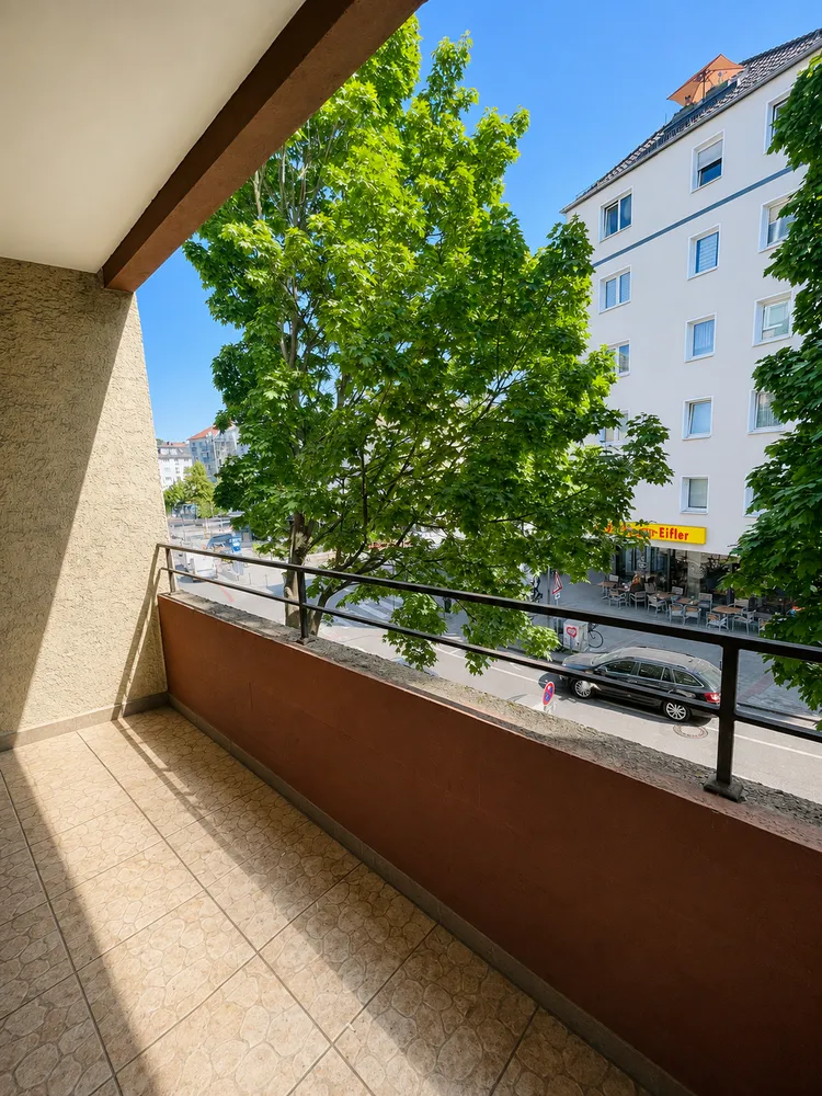 4 Zimmer Wohnung mit 108 m² in Frankfurt am Main – Bild 2