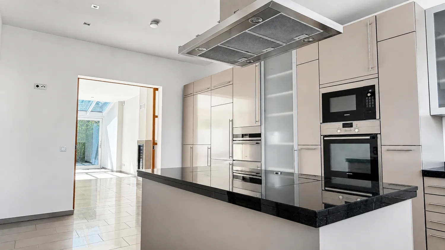 6 Zimmer Haus mit 249 m² in Düsseldorf – Bild 4