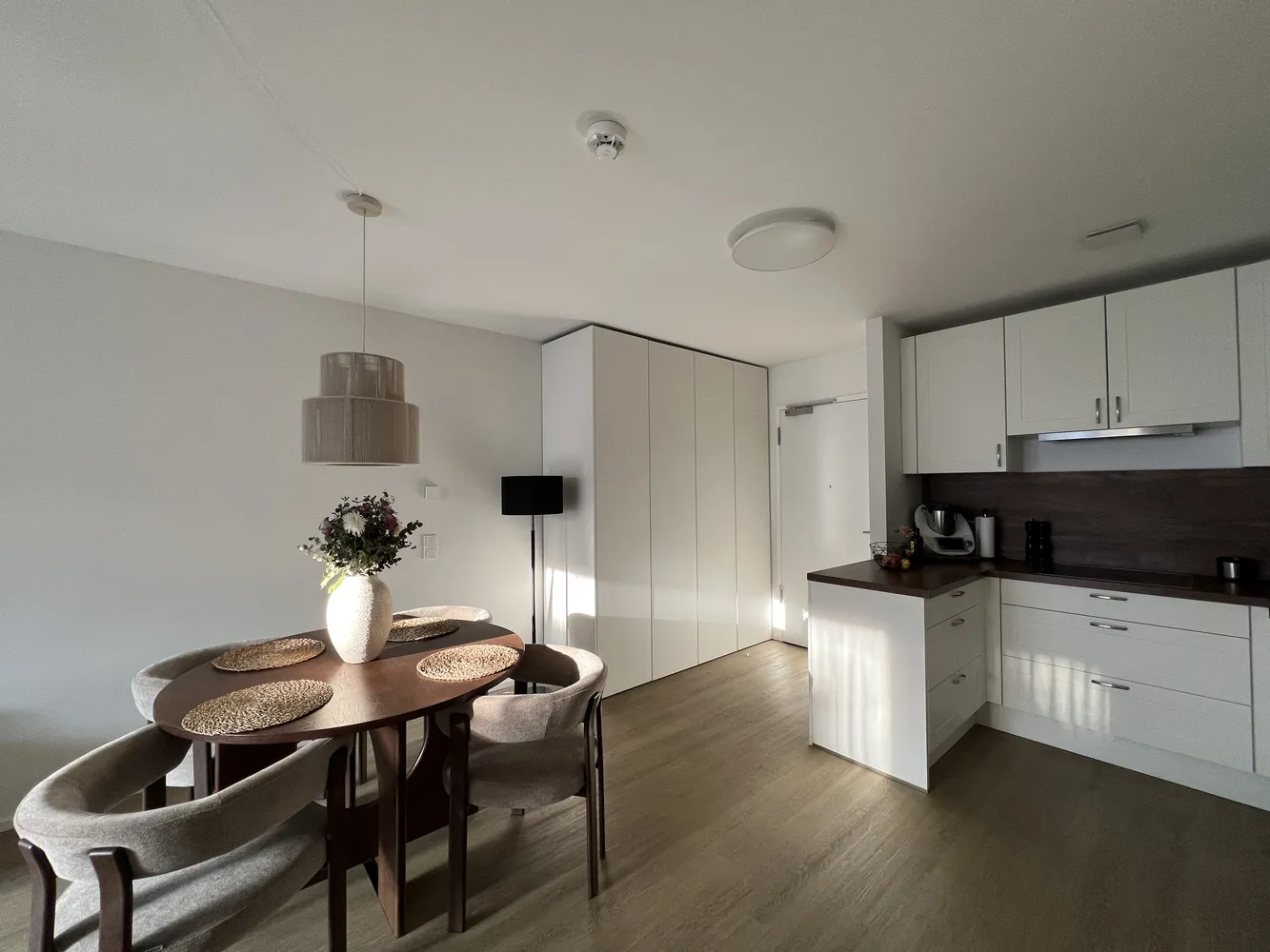 4 room apartment with 98 m² in Berlin – Photo 3