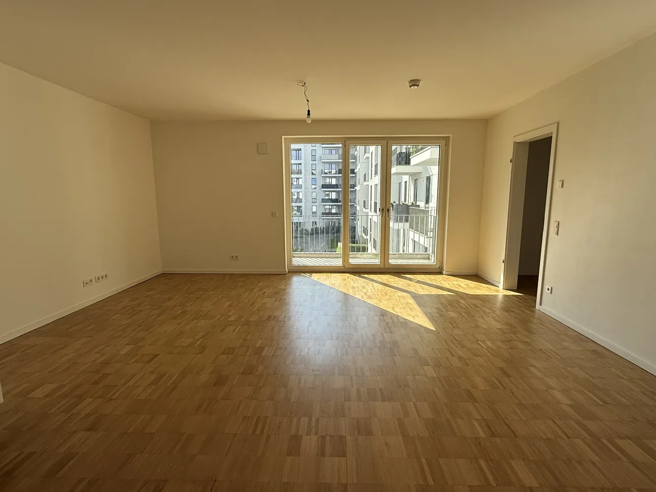 3 Zimmer Wohnung mit 90 m² in Hamburg – Bild 2