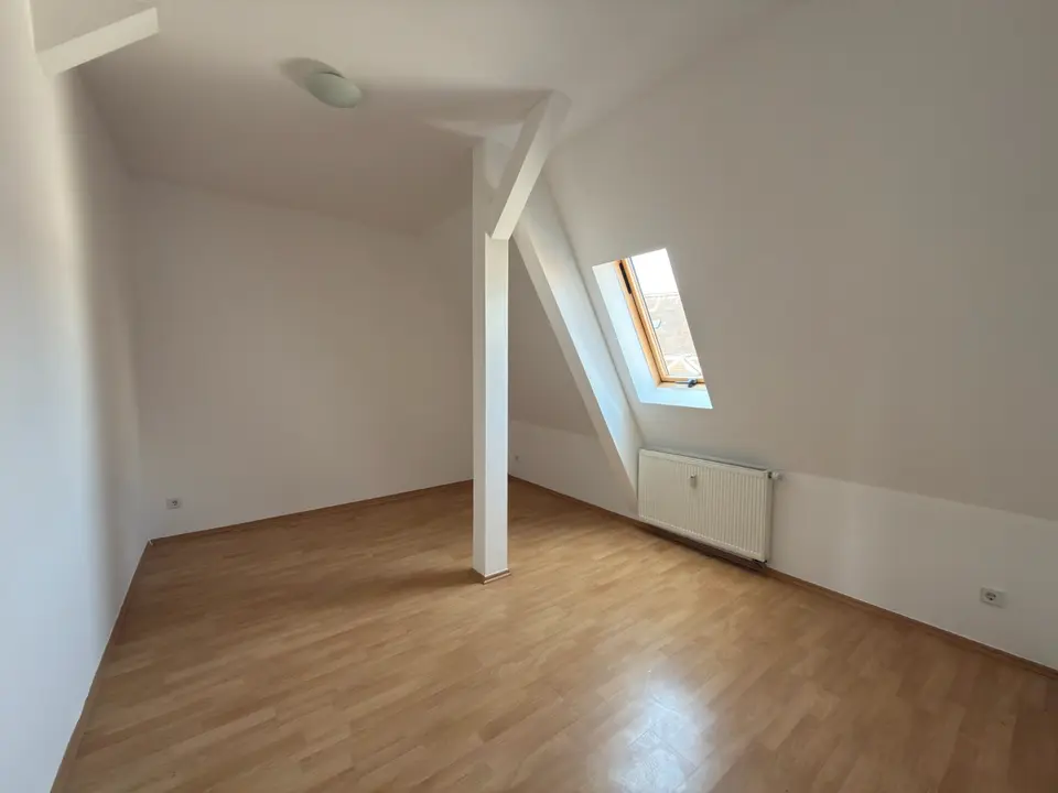 3 Zimmer Wohnung mit 70 m² in Weißenfels – Bild 2