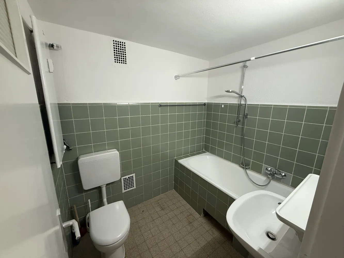 1 room apartment with 25 m² in Düsseldorf – Photo 4