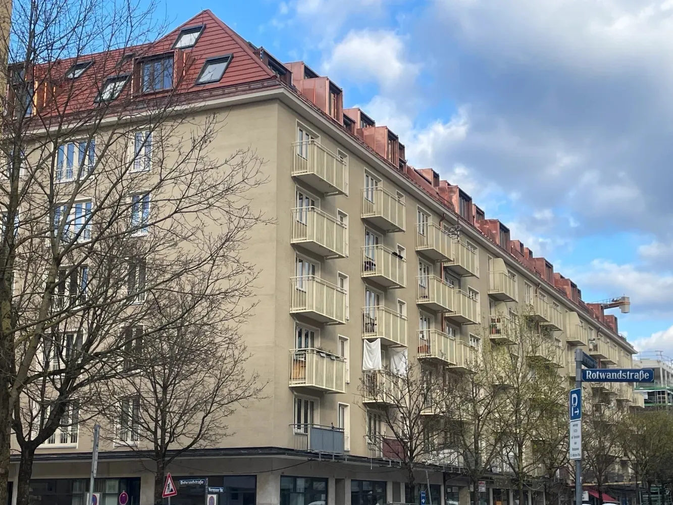 4 Zimmer Wohnung mit 90 m² in München – Bild 1