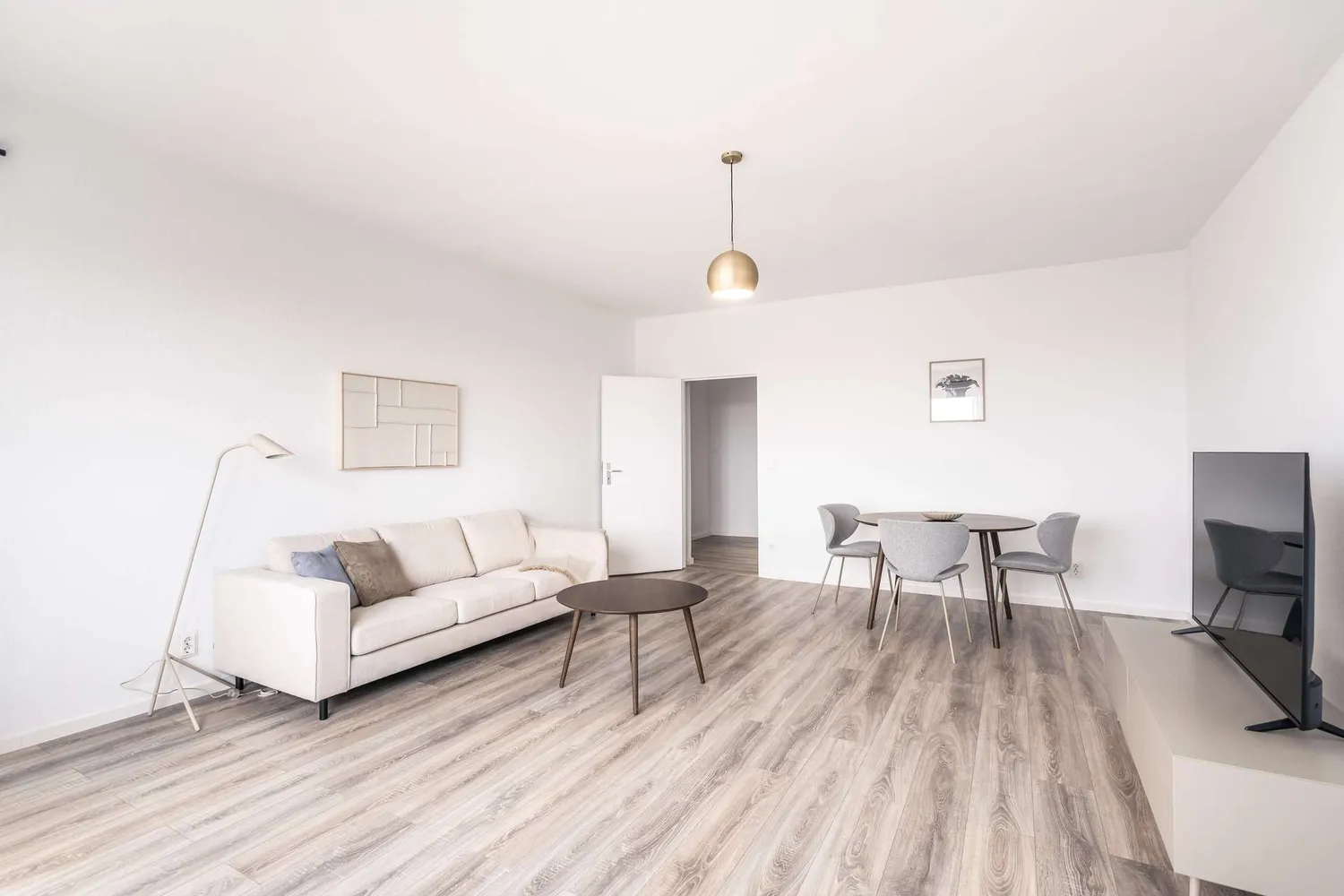 3 Zimmer Wohnung mit 96 m² in Berlin – Bild 2