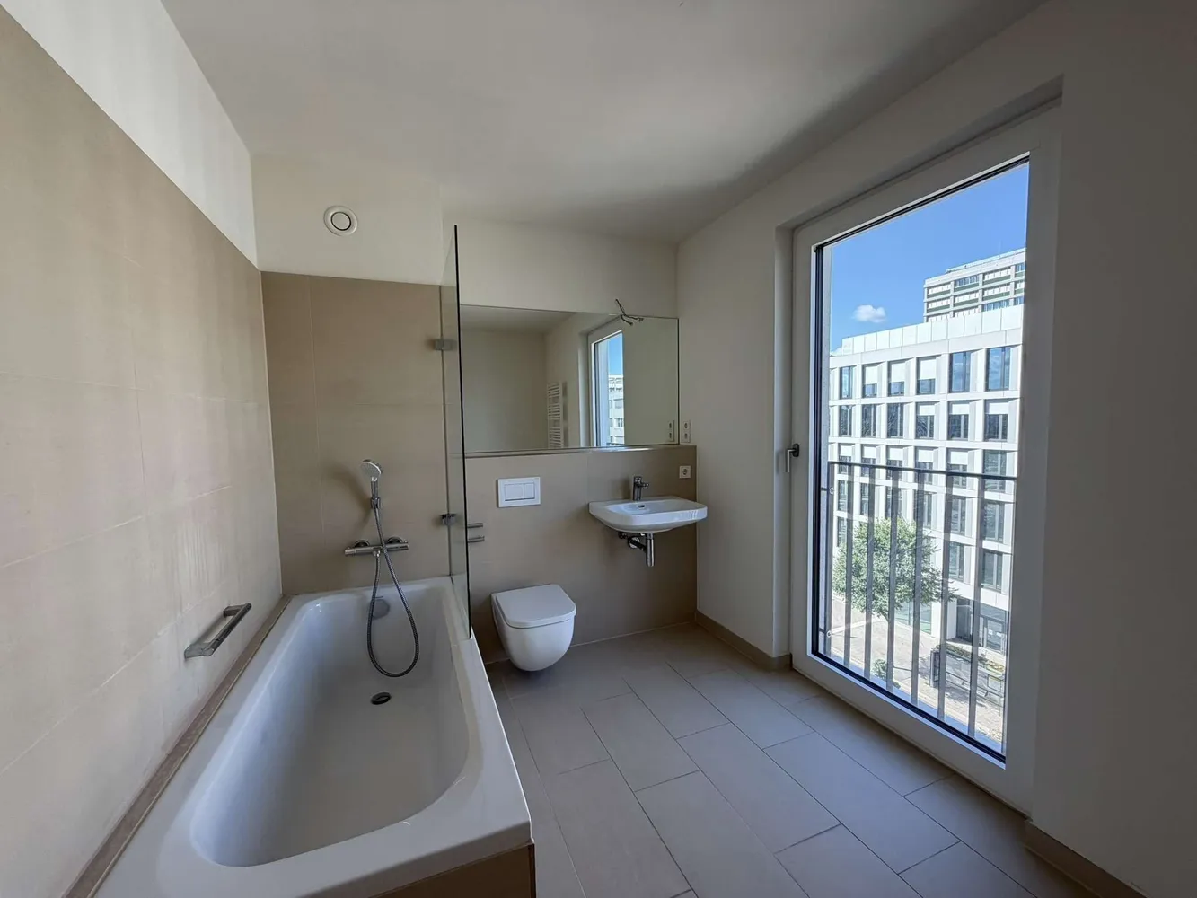 2 Zimmer Wohnung mit 66 m² in Berlin – Bild 7