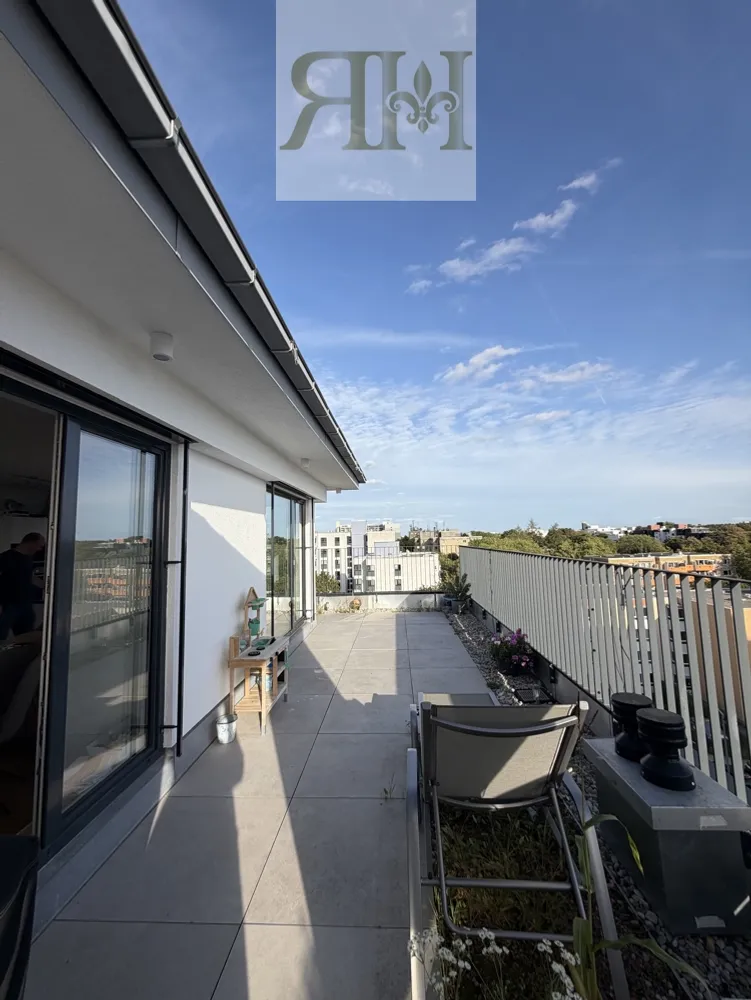 4 Zimmer Wohnung mit 144 m² in München – Bild 3