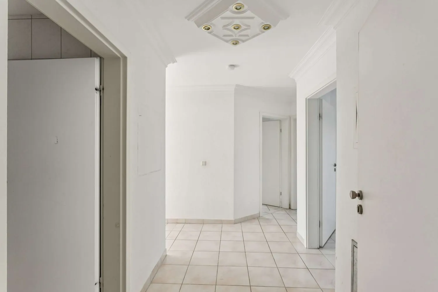 4 Zimmer Wohnung mit 118 m² in Bonn – Bild 3