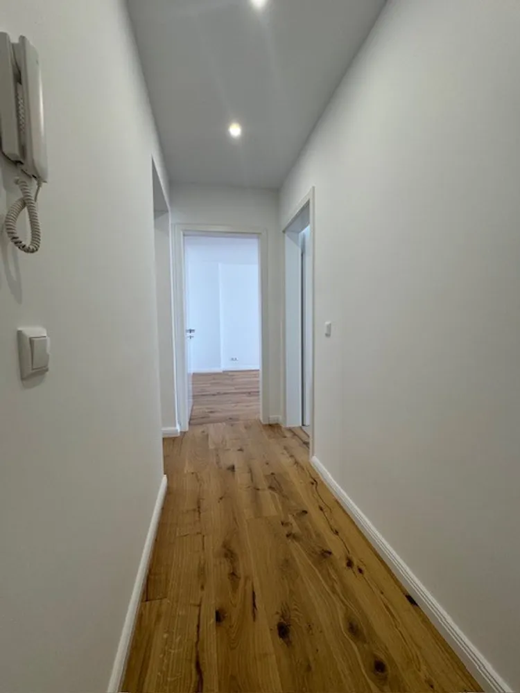 2 Zimmer Wohnung mit 77 m² in Berlin – Bild 6
