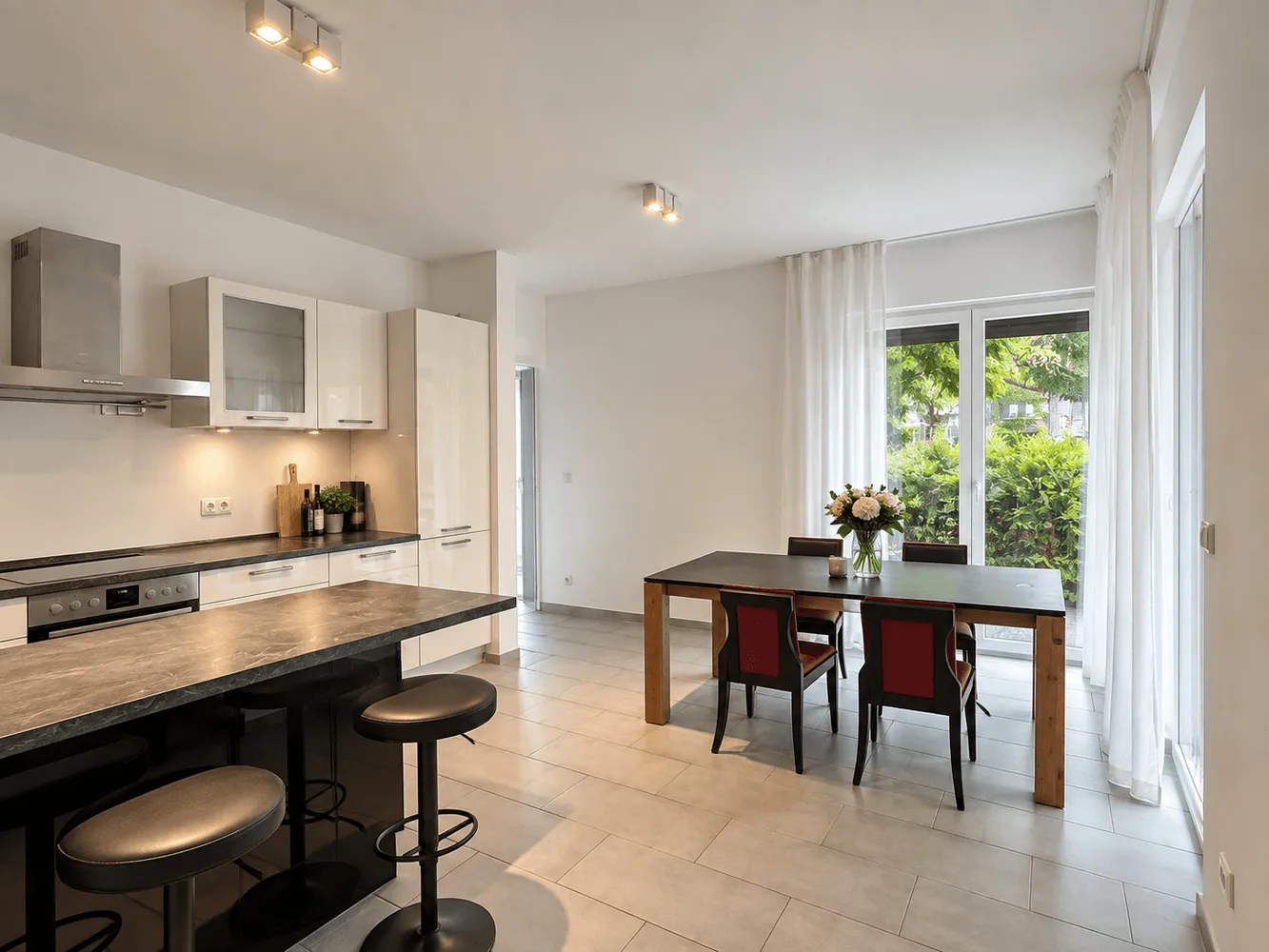 5 Zimmer Haus mit 225 m² in Berlin – Bild 2