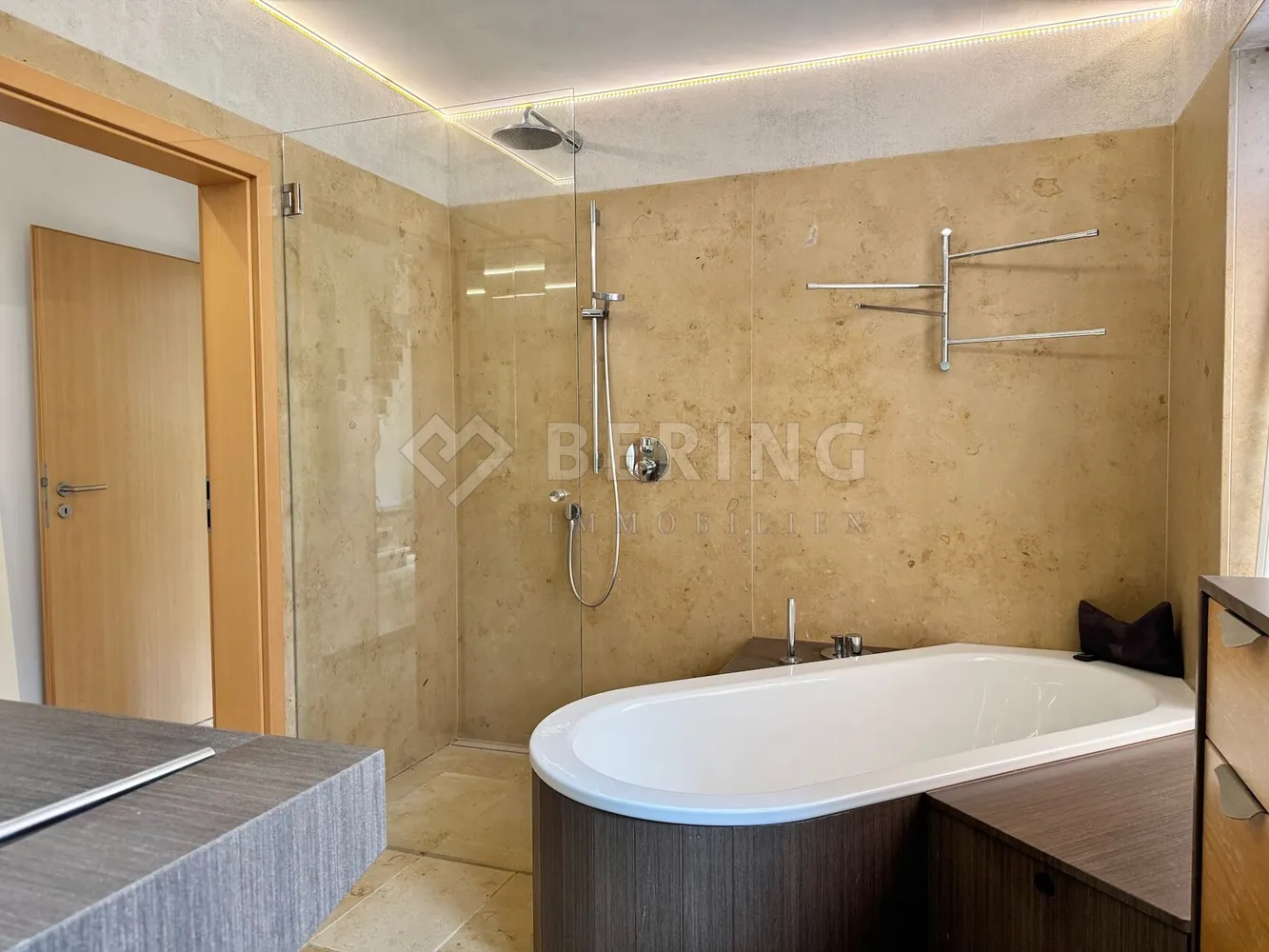 6 Zimmer Haus mit 184 m² in Siegen – Bild 2