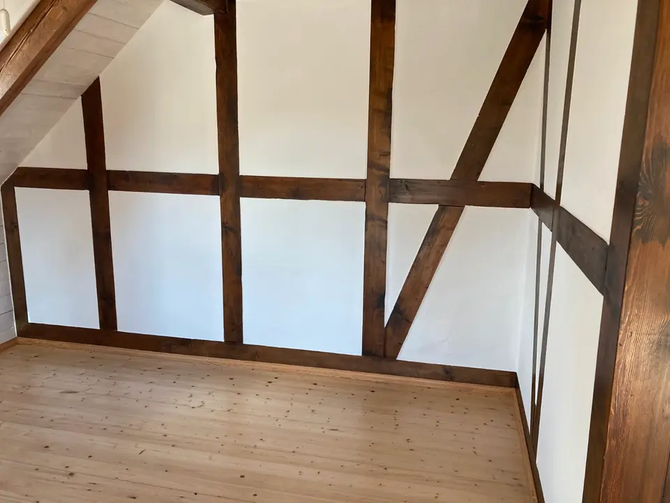 8 Zimmer Haus mit 243 m² in Altenburg – Bild 2