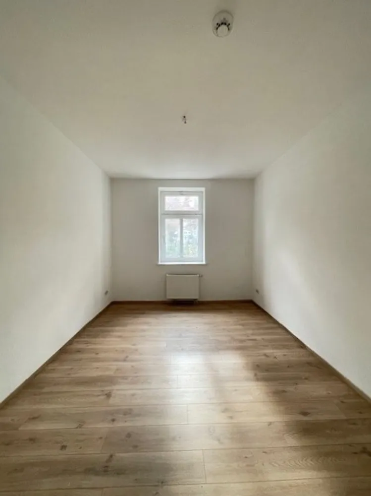 4 Zimmer Wohnung mit 88 m² in Halle (Saale) – Bild 2