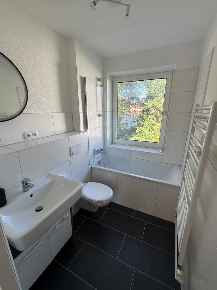 2 Zimmer Wohnung mit 52 m² in Lübeck – Bild 4