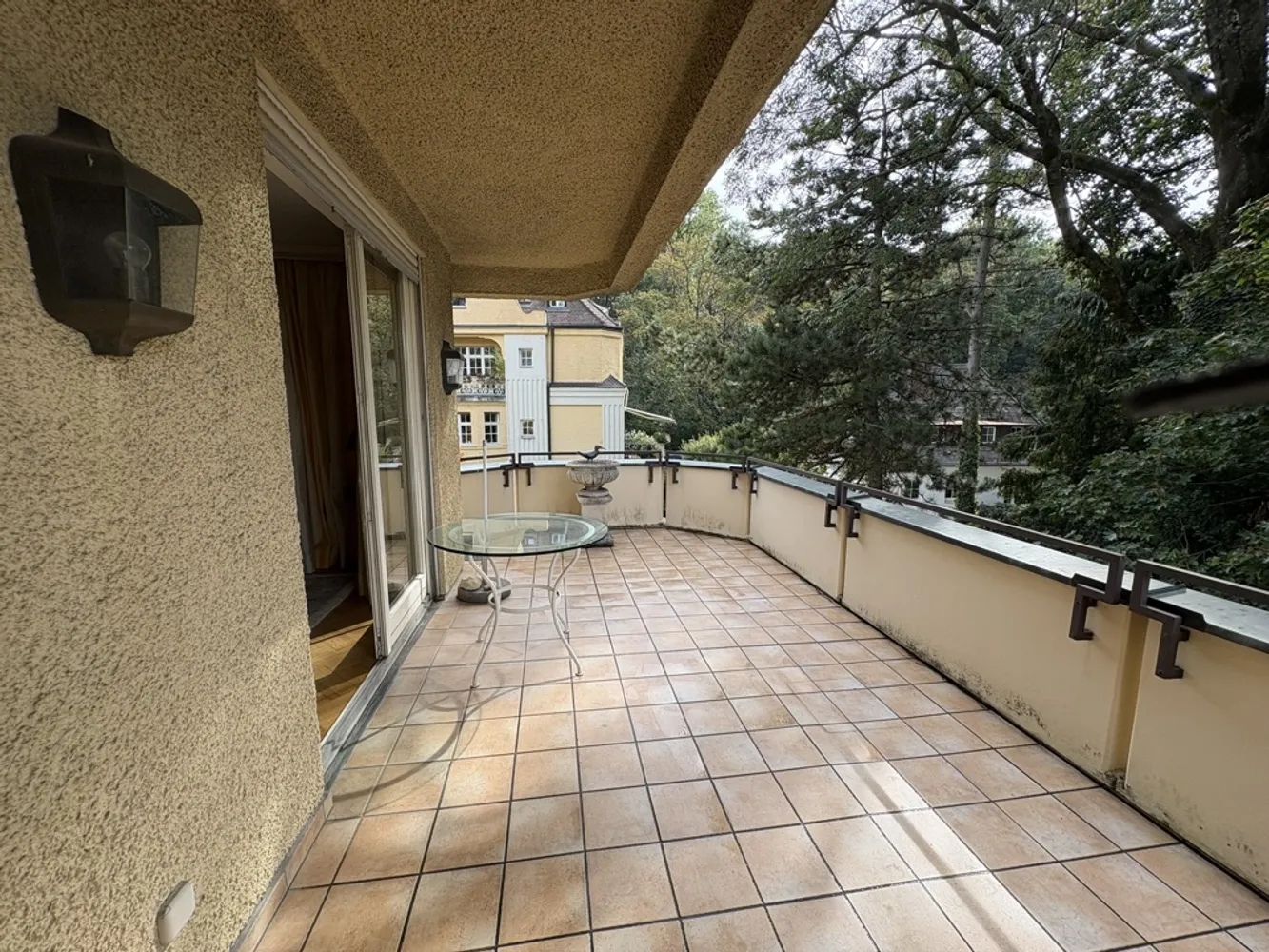 4 Zimmer Wohnung mit 104 m² in München – Bild 2