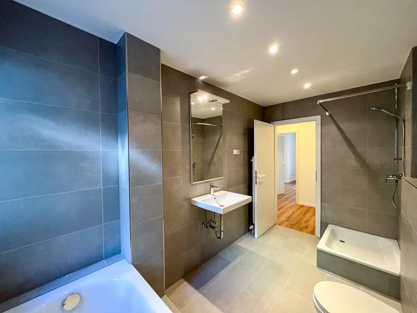 2 Zimmer Wohnung mit 68 m² in Wiesbaden – Bild 7