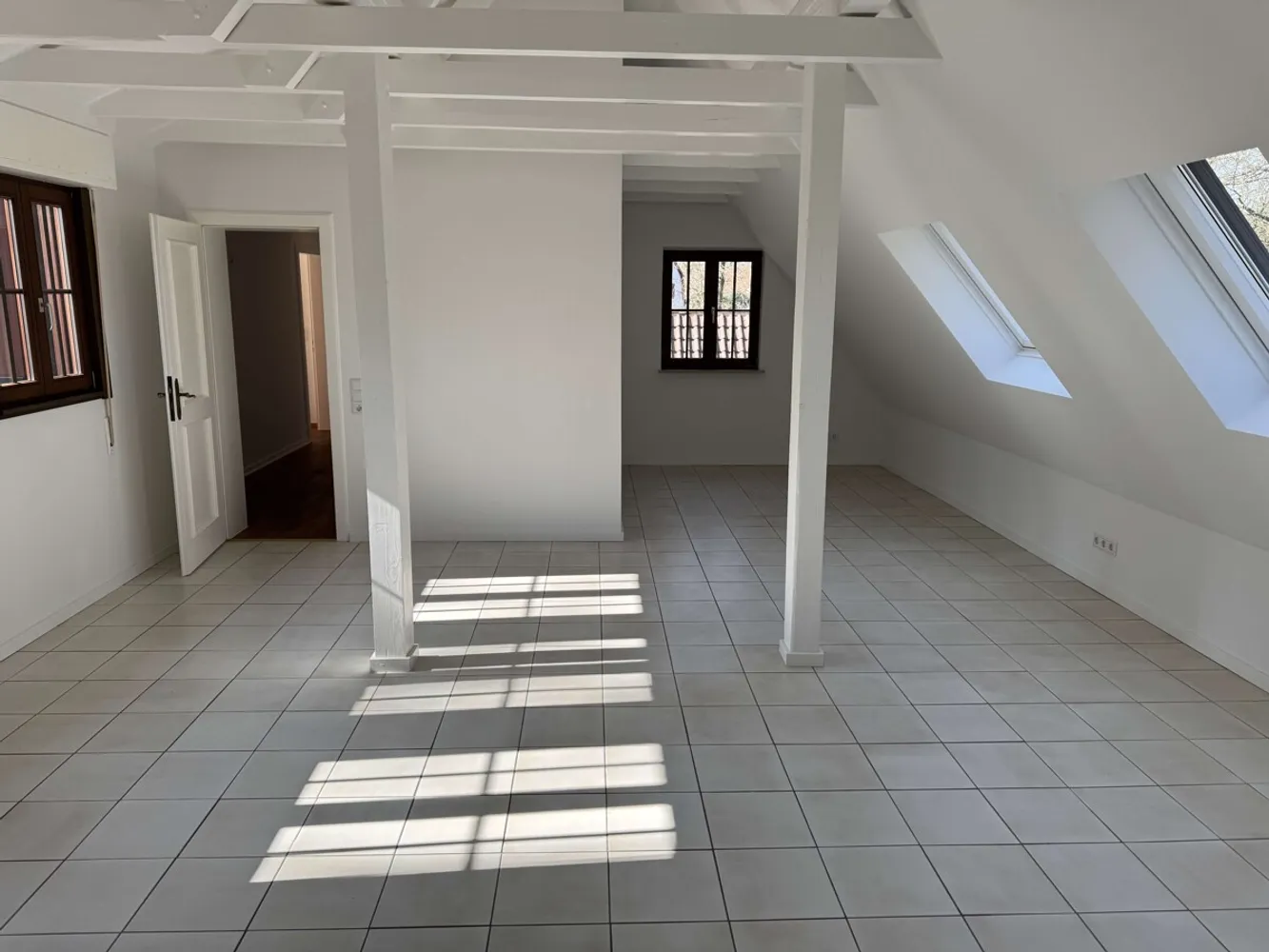 4 Zimmer Haus mit 196 m² in Dreieich – Bild 2