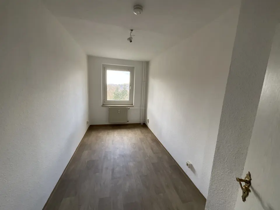 4 Zimmer Wohnung mit 75 m² in Suhl – Bild 2