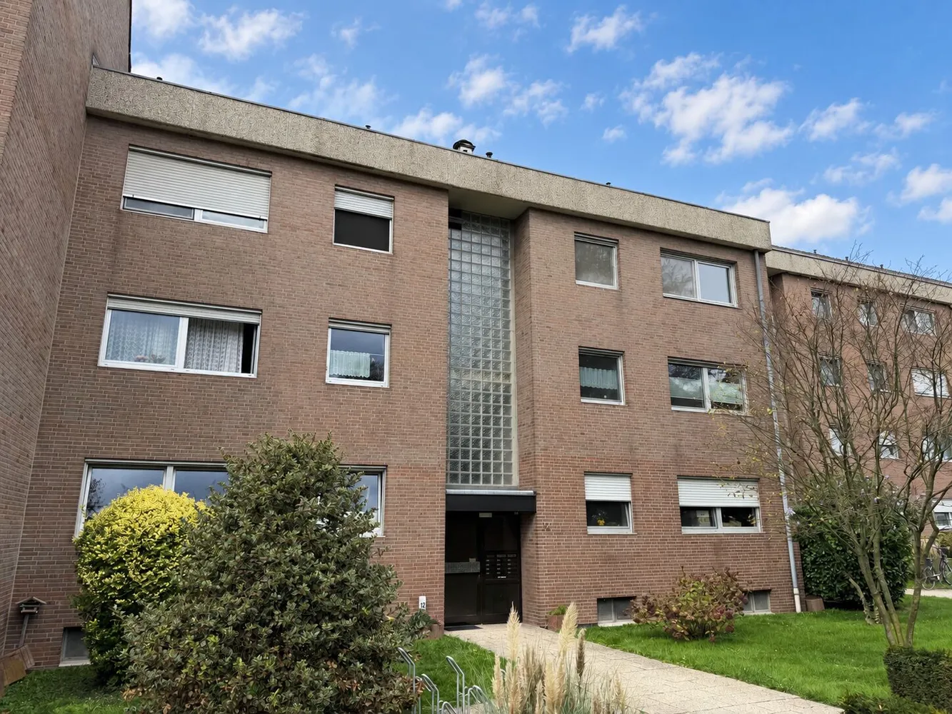 2 Zimmer Wohnung mit 65 m² in Neuss – Bild 1