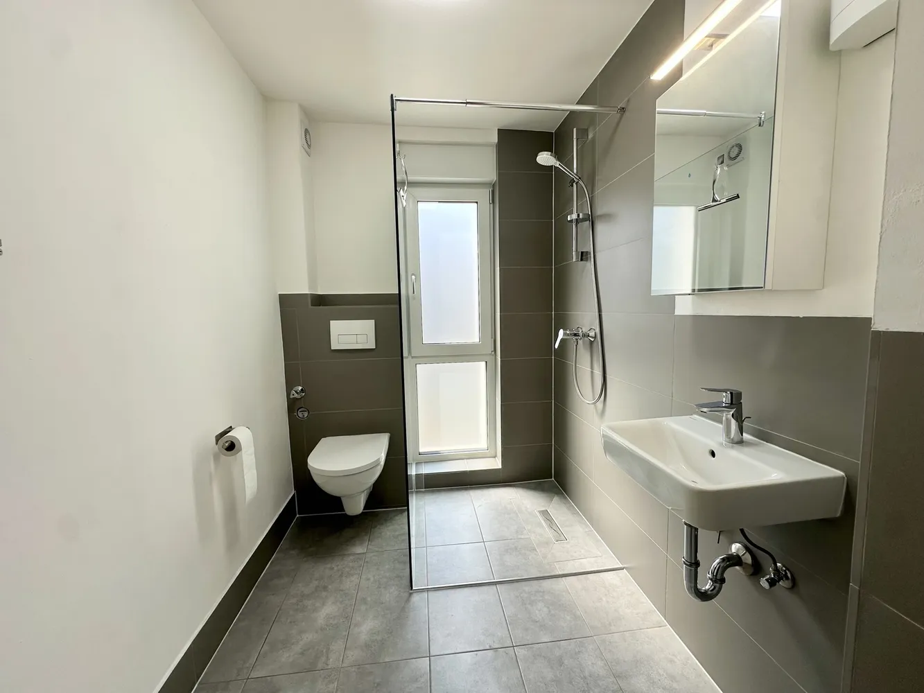 2 Zimmer Wohnung mit 80 m² in Düsseldorf – Bild 3
