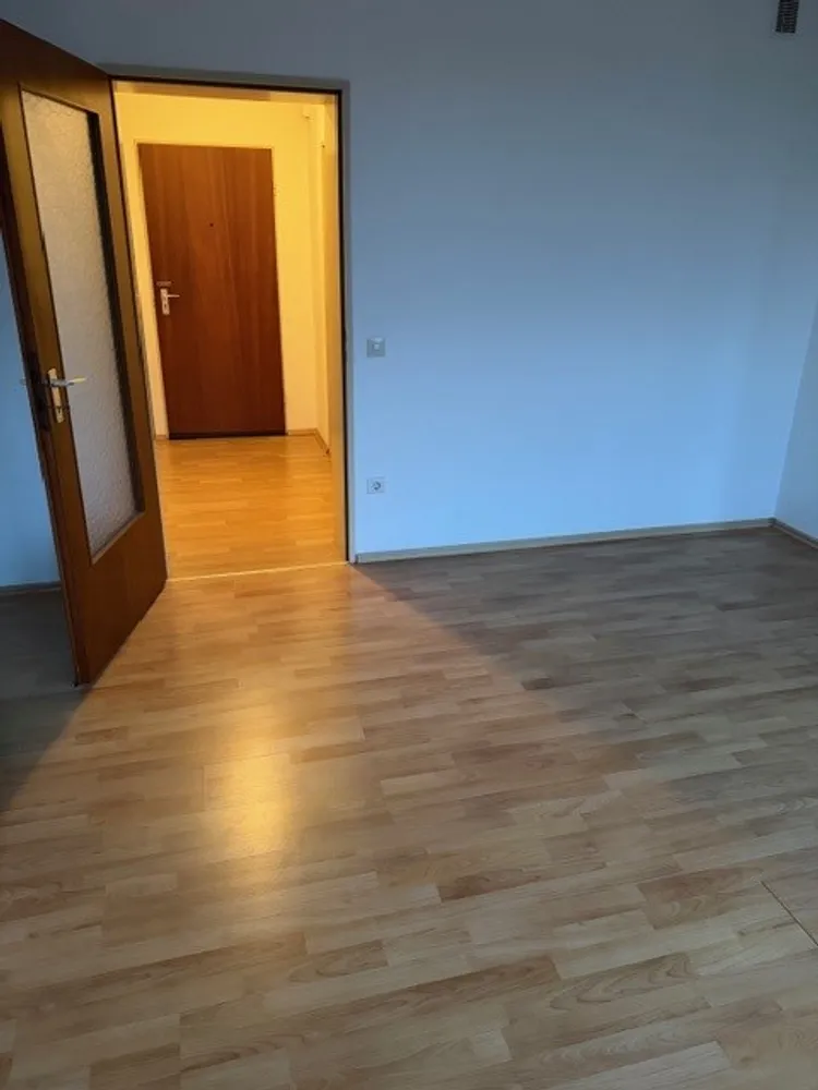 2 Zimmer Wohnung mit 39 m² in Krefeld – Bild 2