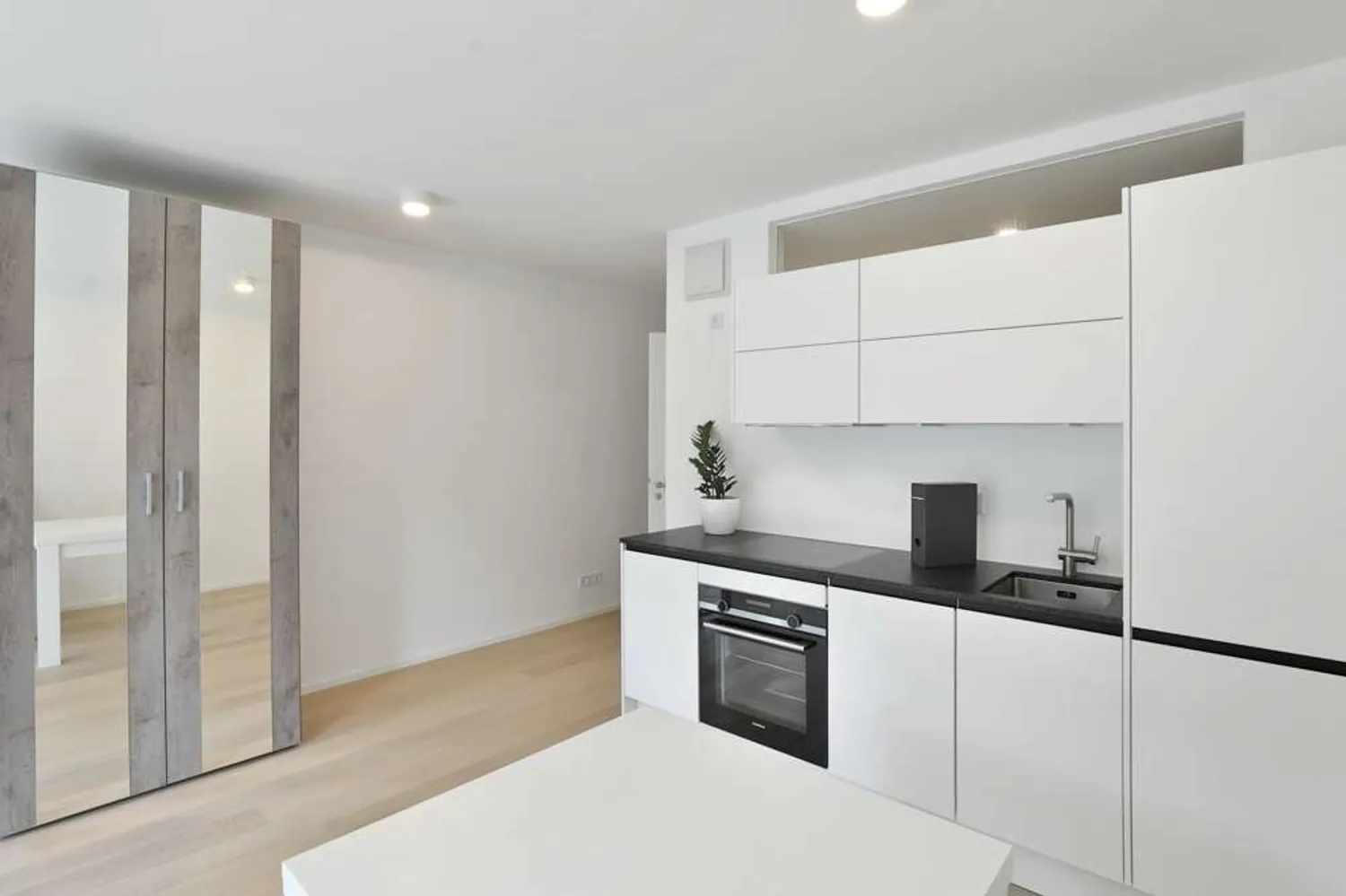 1 Zimmer Wohnung mit 29 m² in München – Bild 6